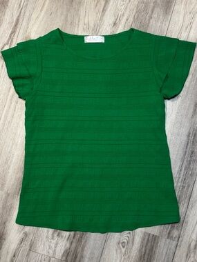 Women’s Mod Boutique Green Short-Sleeve Blouse Like New